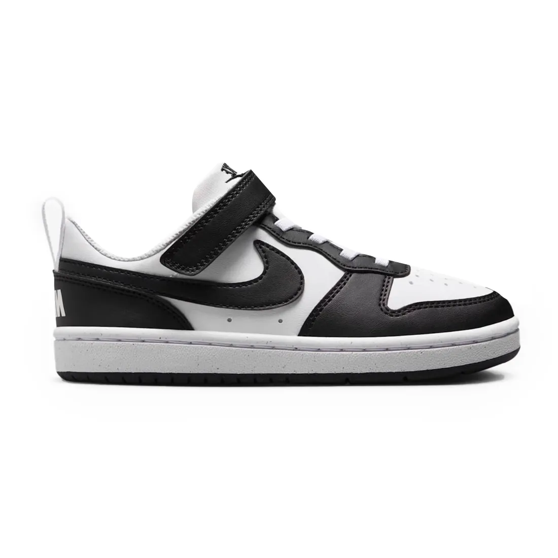 Tênis Nike Court Borough Low Recraft Infantil branco com detalhes pretos, vista lateral